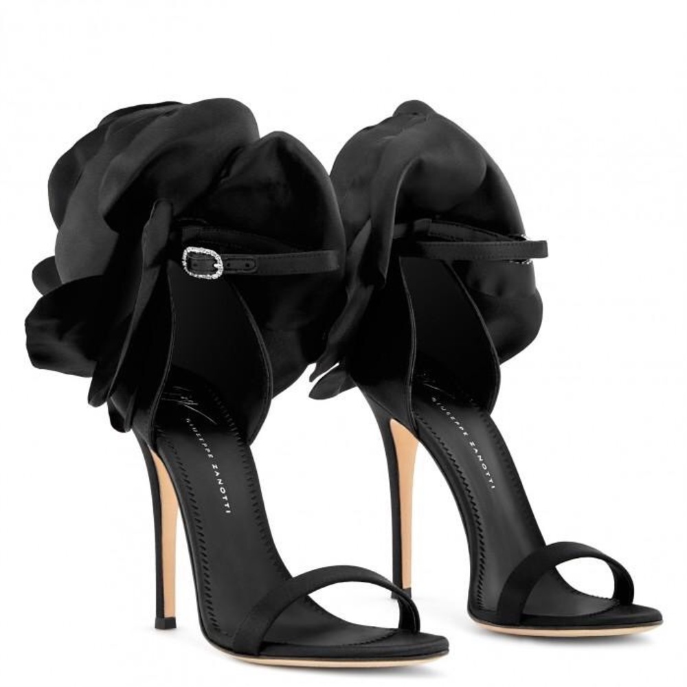 NIB Giuseppe Zanotti Black Peony Heels Size 40